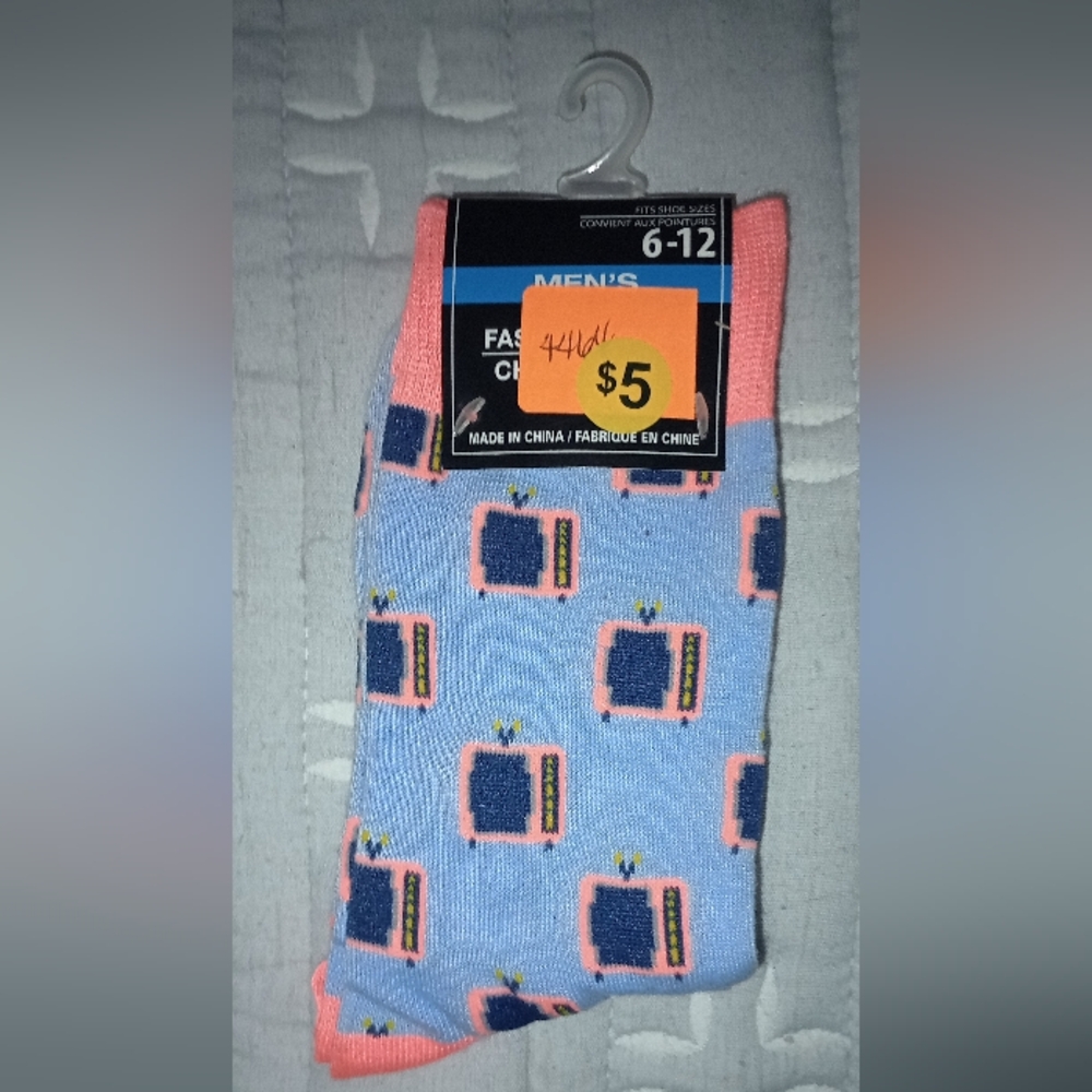 Men's Blue and Pink TV Pattern Socks